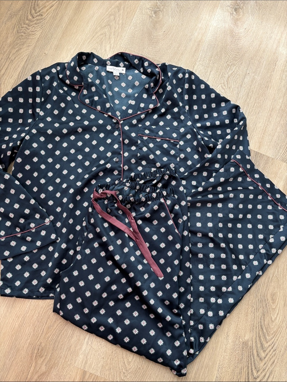 In Bloom by Jonquil Satin Pajama Set Navy/Burgundy Geometric Print XL loungewear